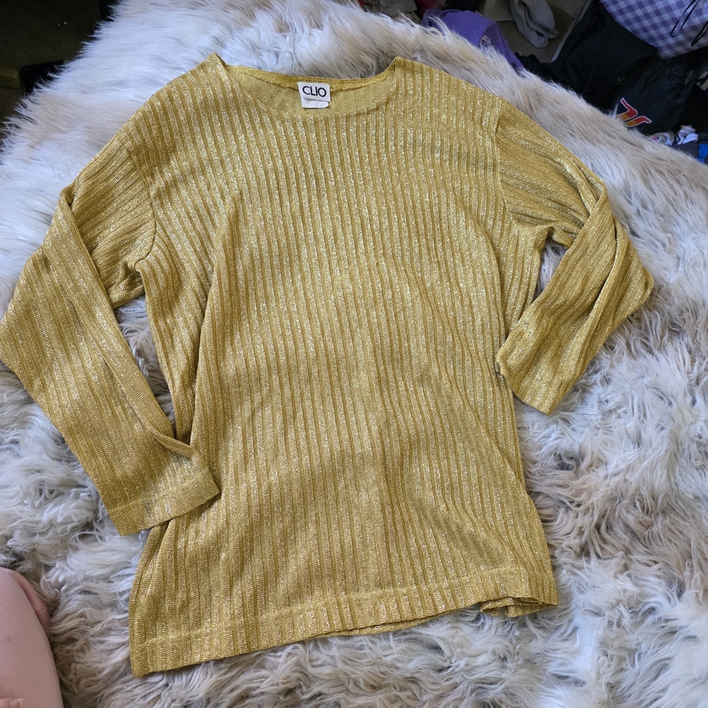CLIO Gold Metallic Ribbed Long Sleeve Top 🍯